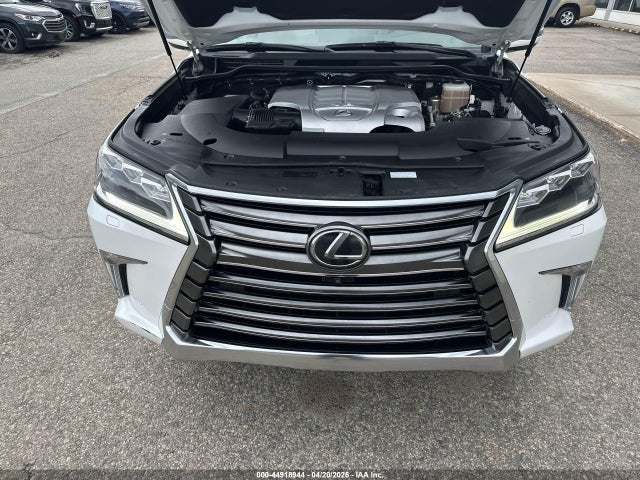 Lexus LX 570 Two-row