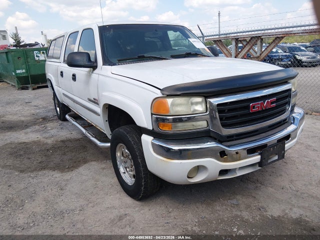 Salvage GMC Sierra 2500 Image
