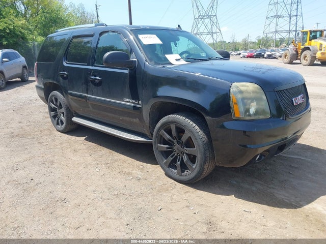 Salvage GMC Yukon Image