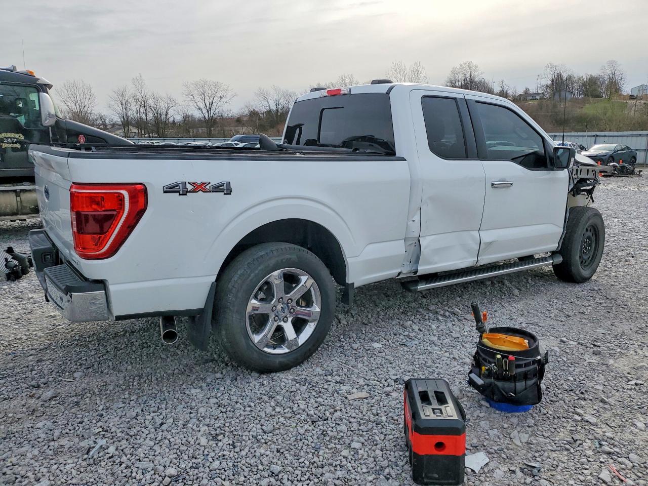 Ford F-150 Super Cab