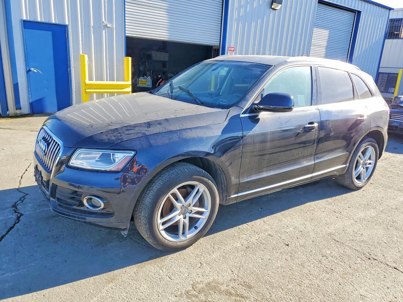 Salvage Audi Q5 Image