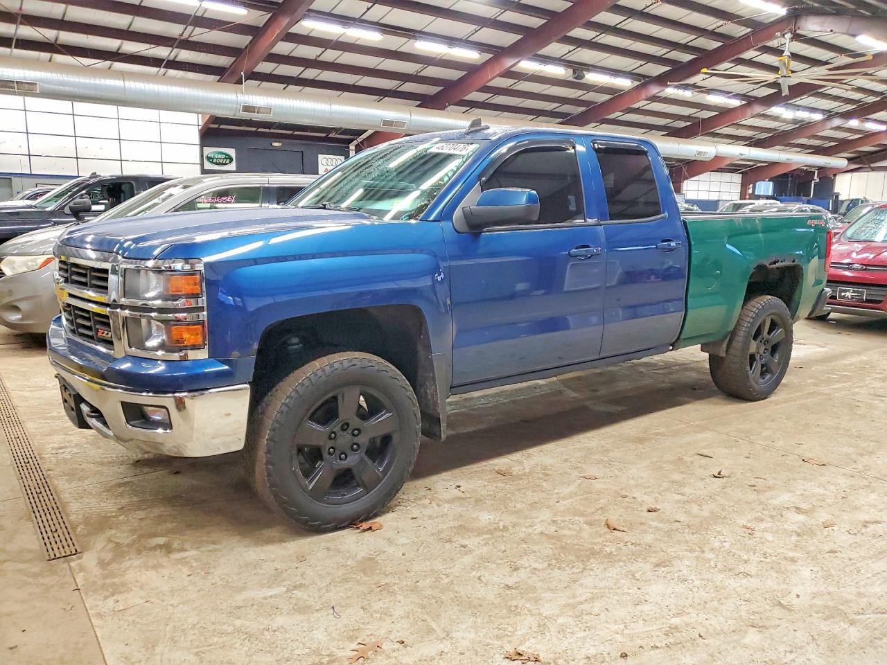 Salvage Chevrolet Silverado Image