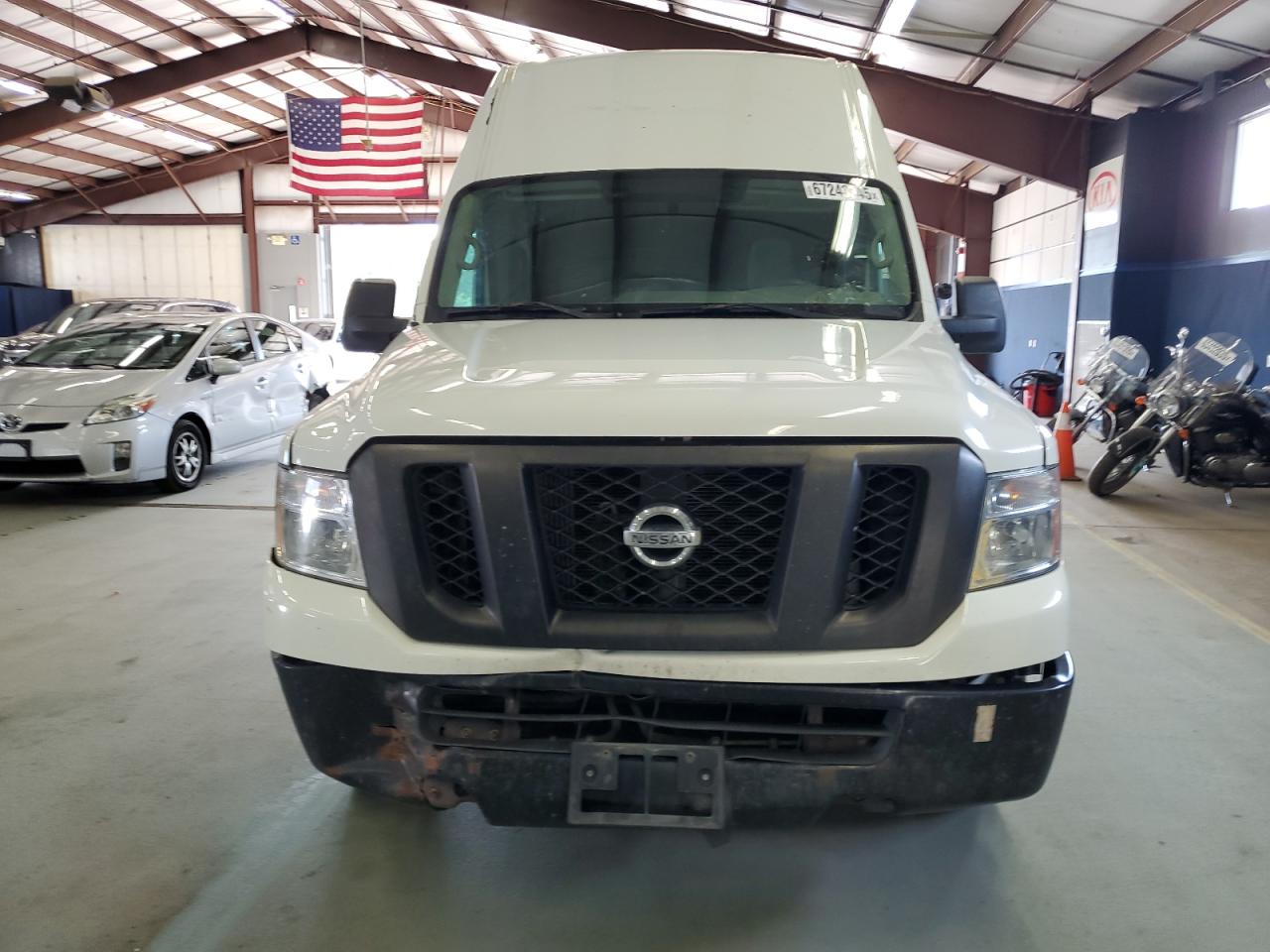 Nissan Nv 2500 S