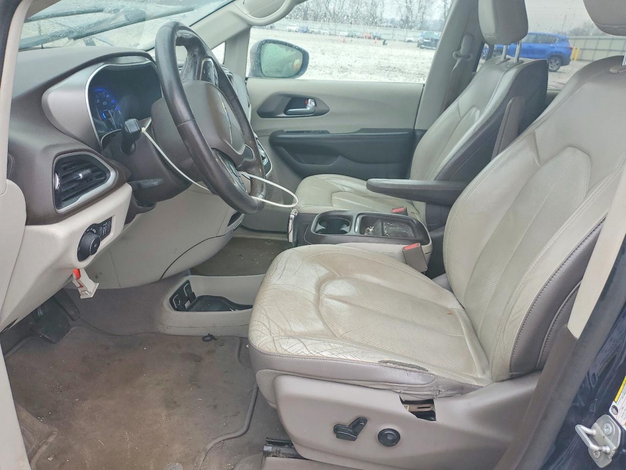 Chrysler Pacifica Touring L