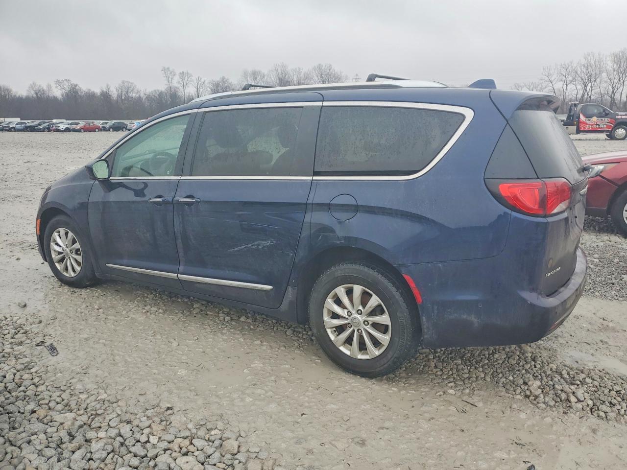 Chrysler Pacifica Touring L
