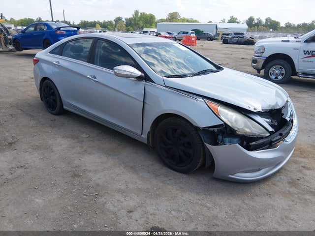 Salvage Hyundai SONATA Image