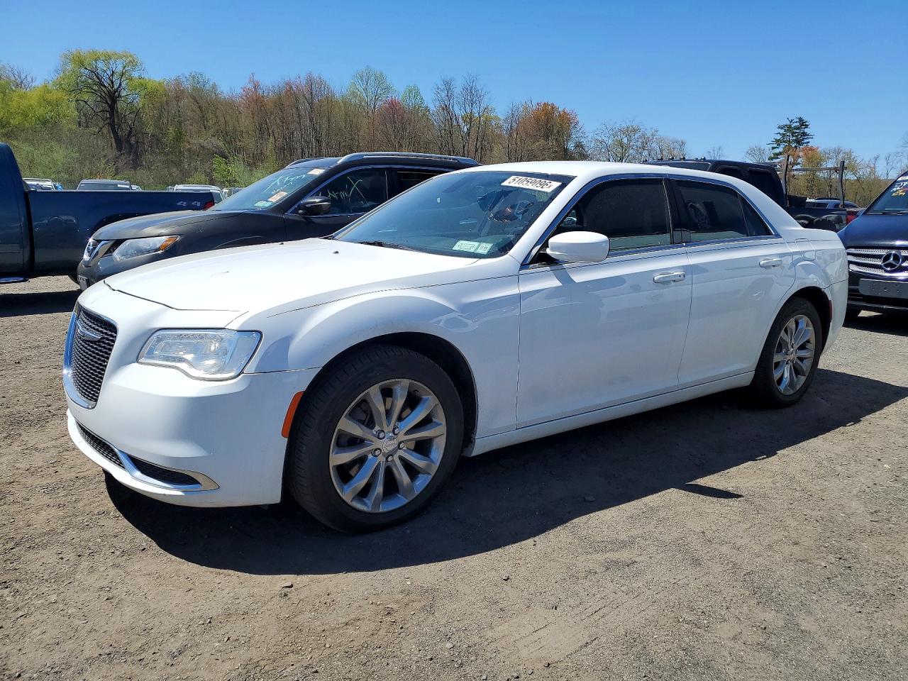 Salvage Chrysler 300 Image