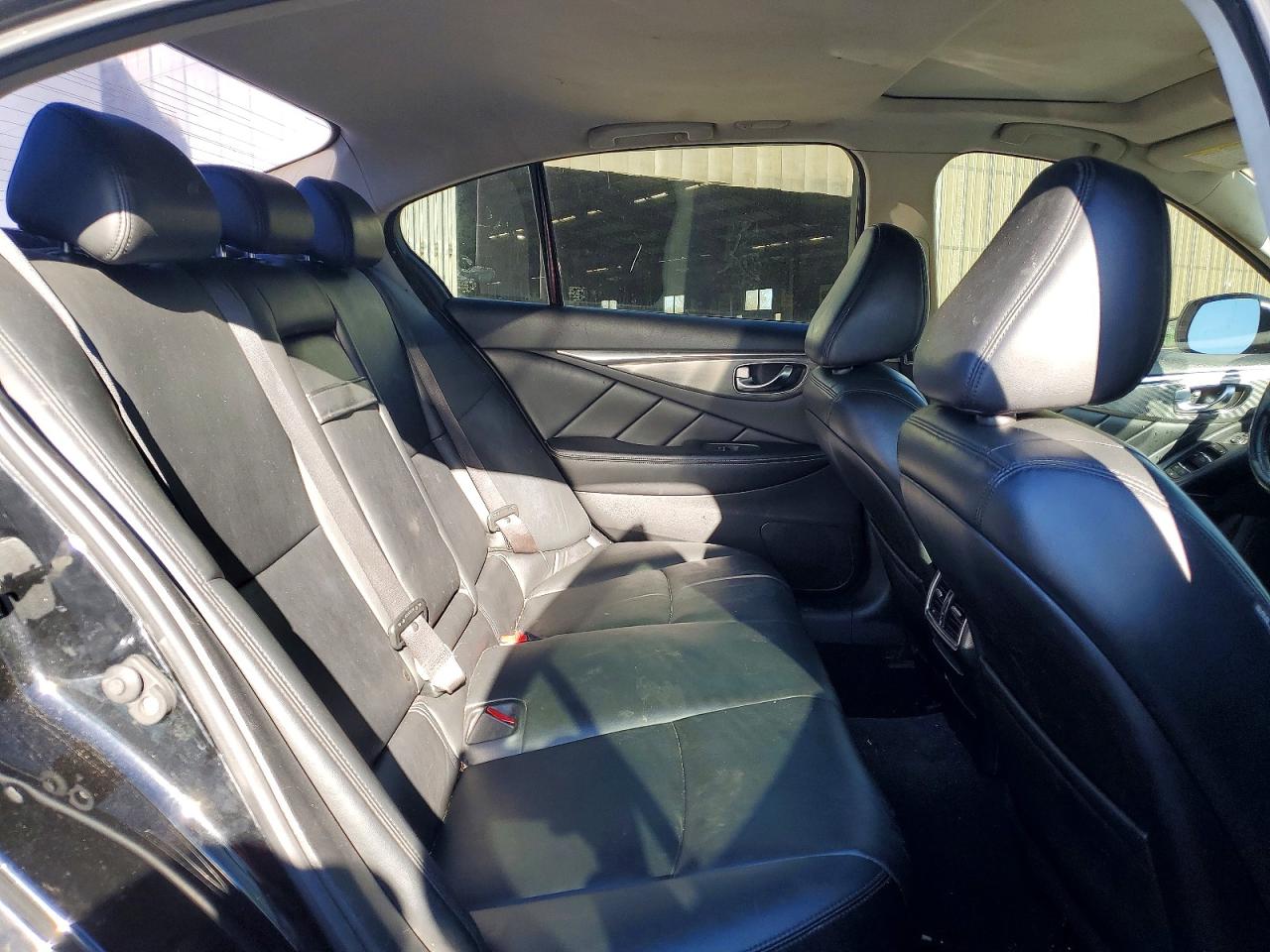 INFINITI Q50 Base