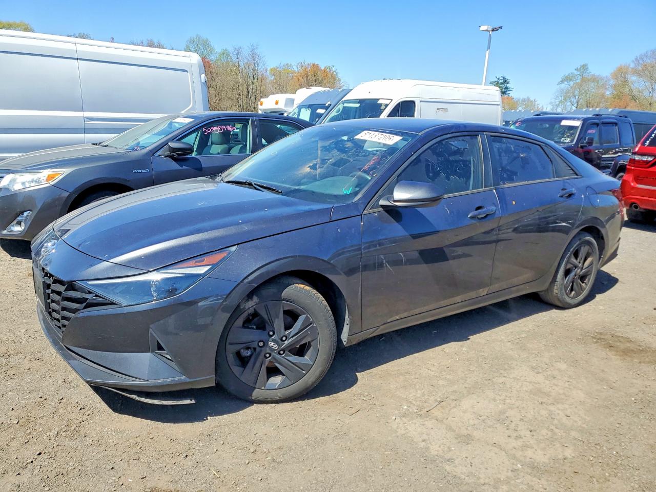 Salvage Hyundai ELANTRA Image