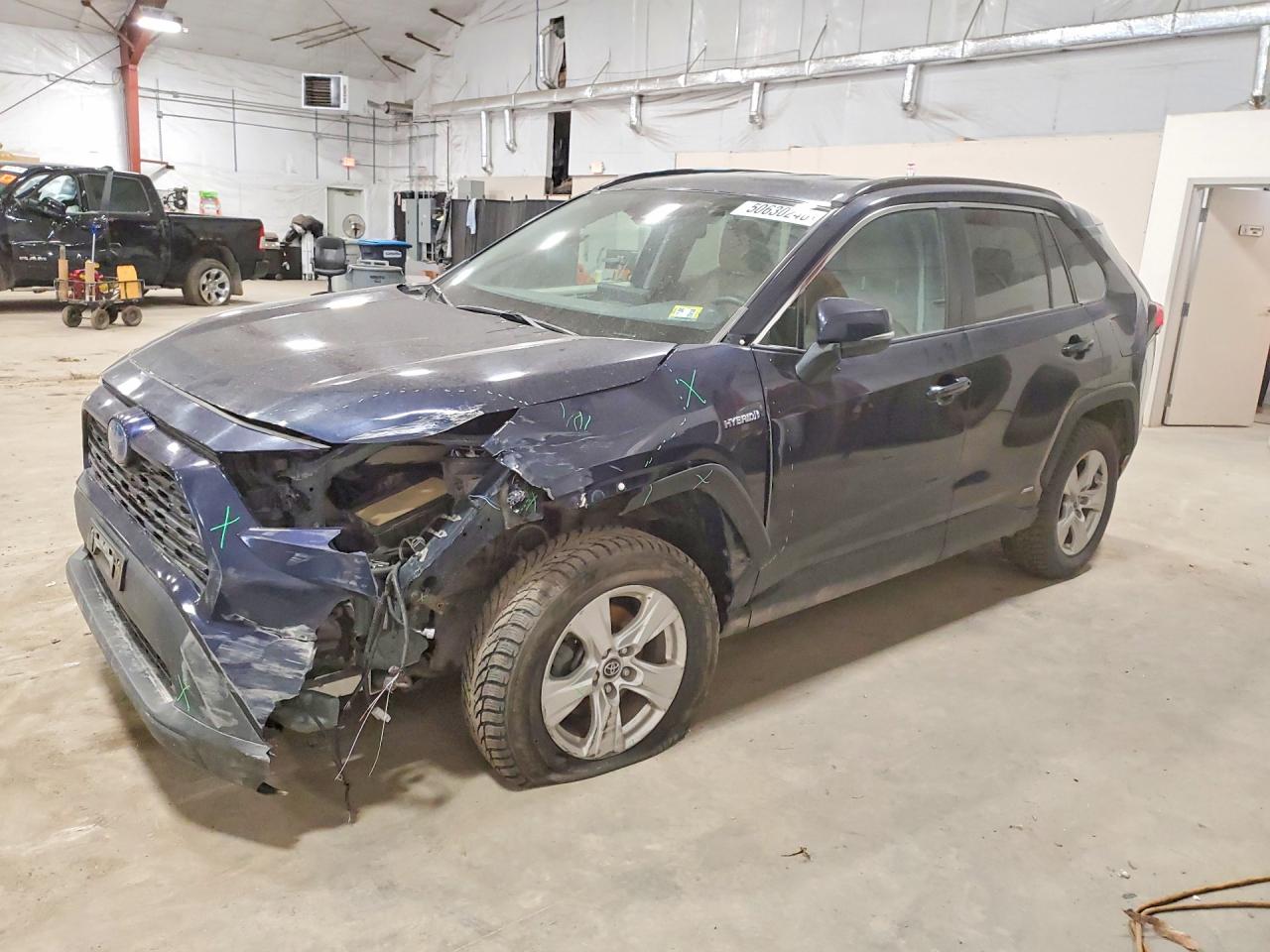 Salvage Toyota RAV4 Image