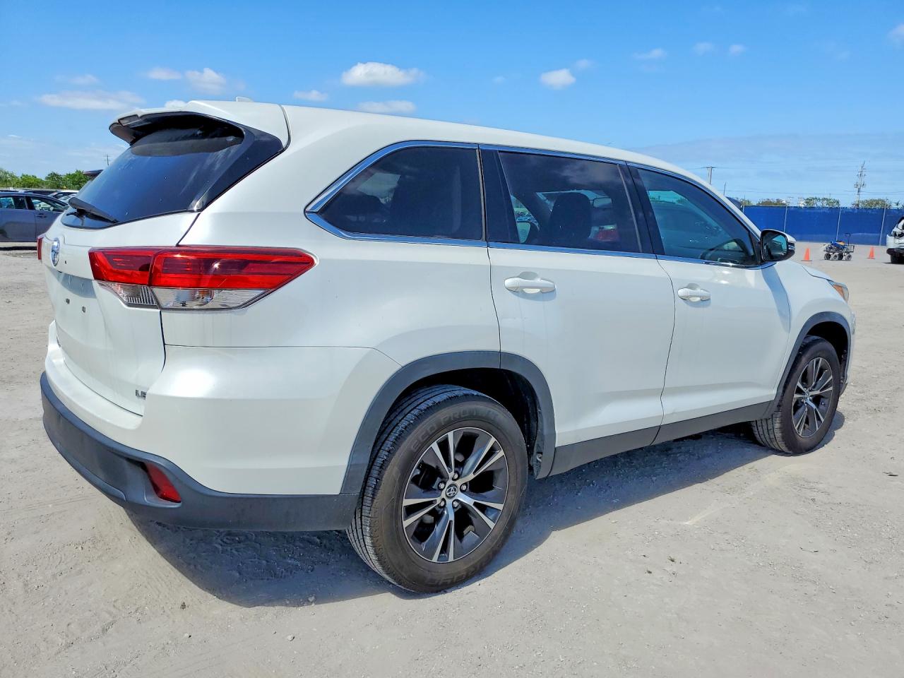 Toyota Highlander Le Plus