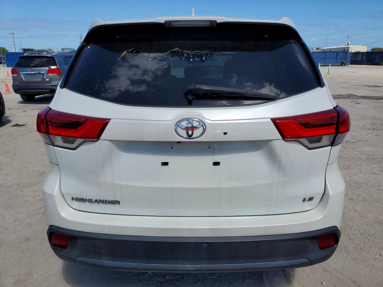 Toyota Highlander Le Plus