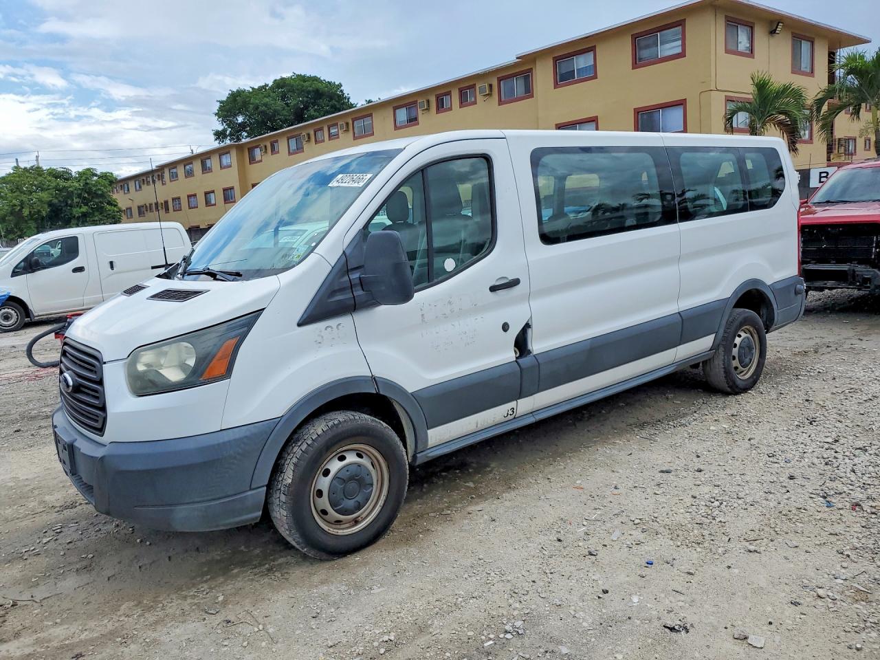 Salvage Ford Transit Image