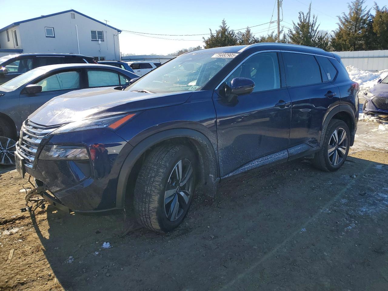 Salvage Nissan Rogue Image