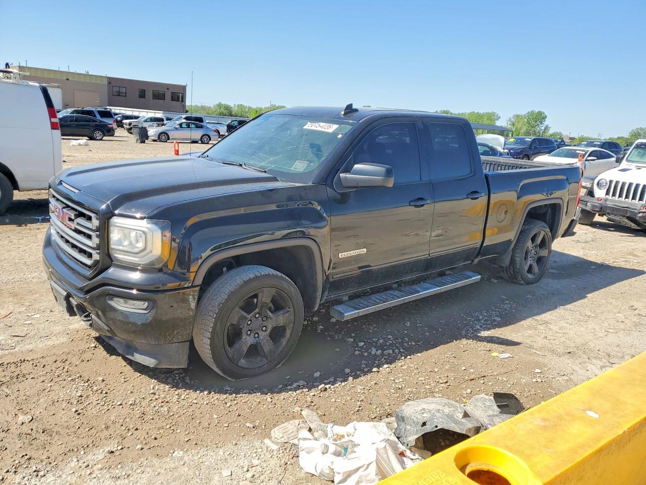 Salvage GMC Sierra Image
