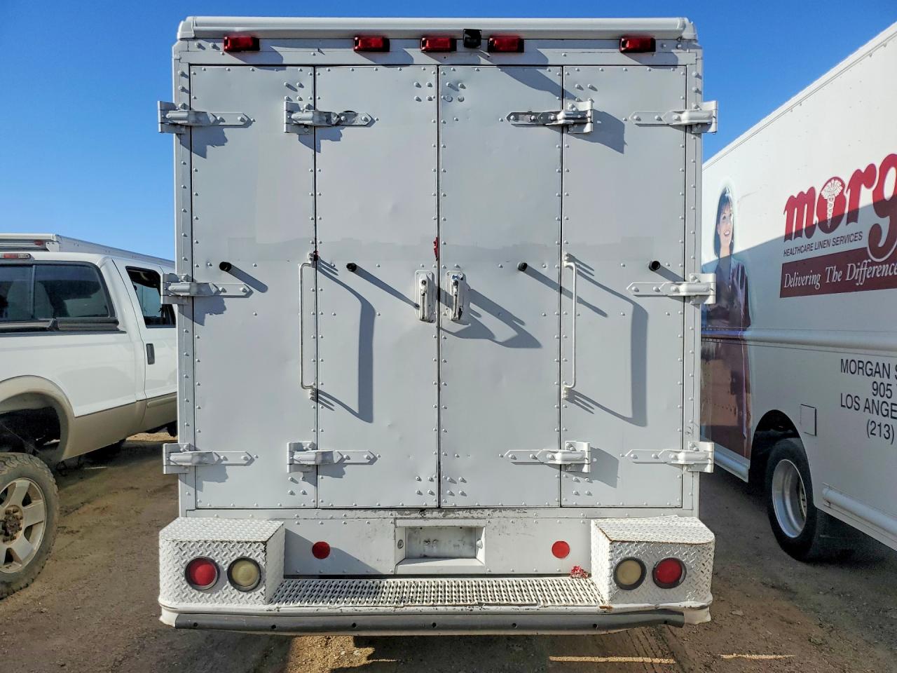 Ford Econoline E350 Super Duty Van