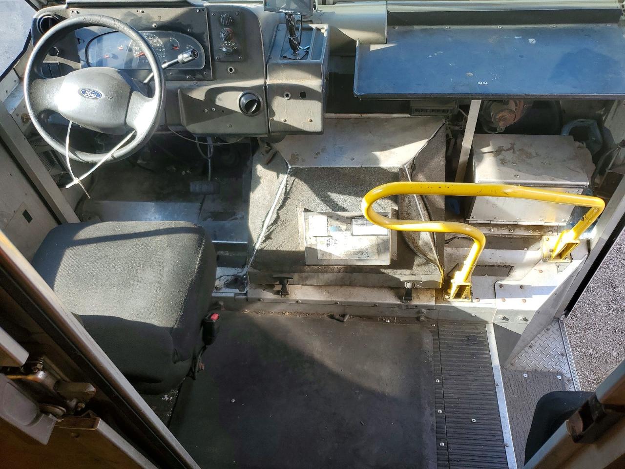 Ford Econoline E350 Super Duty Van