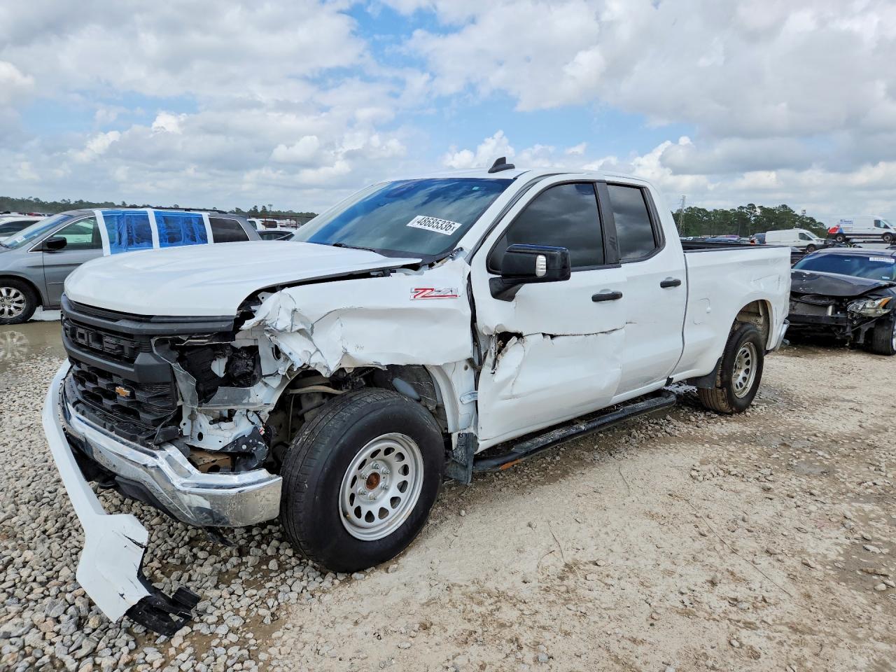 Salvage Chevrolet Silverado Image