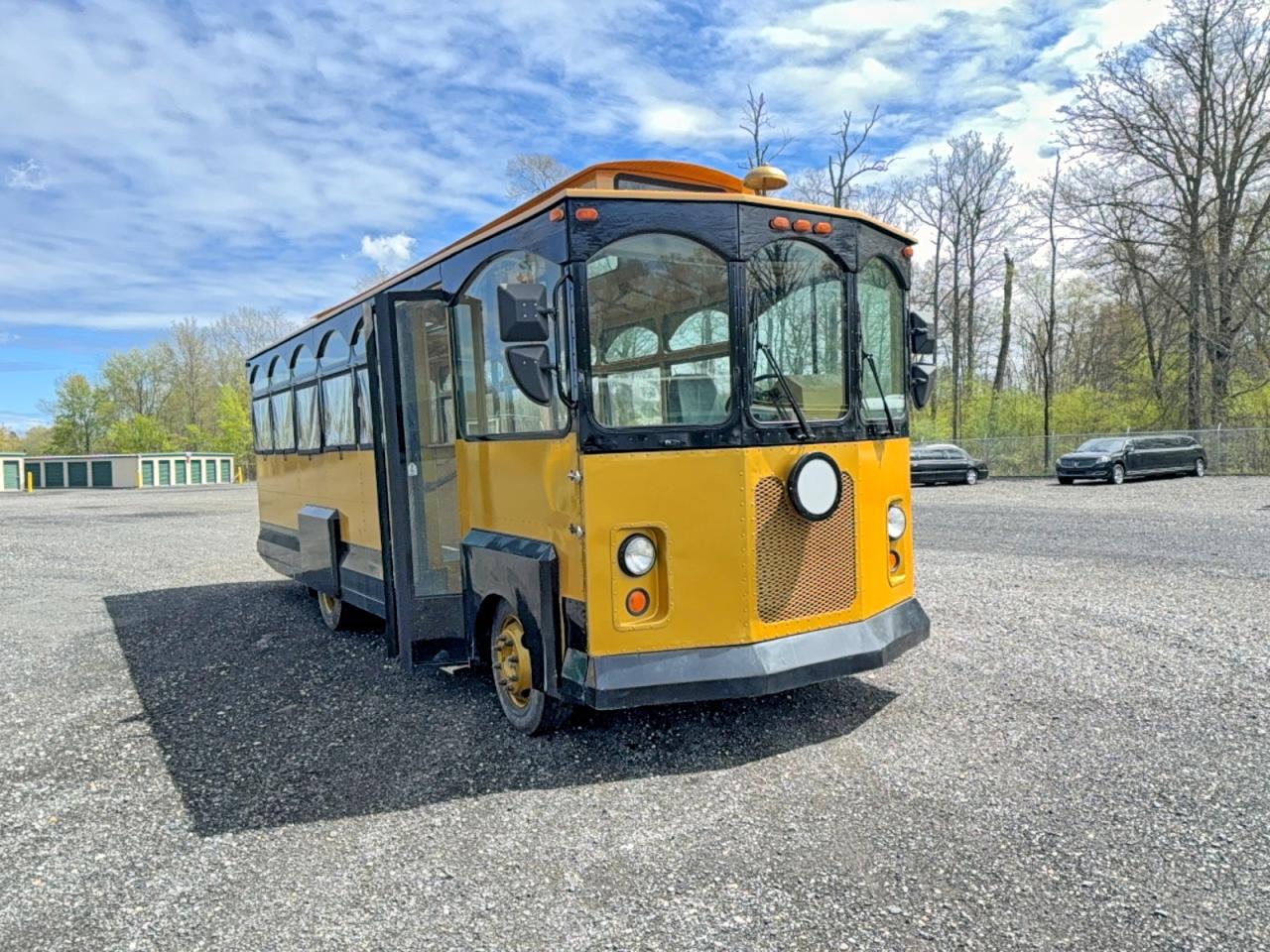Salvage Freightliner Chassis Image