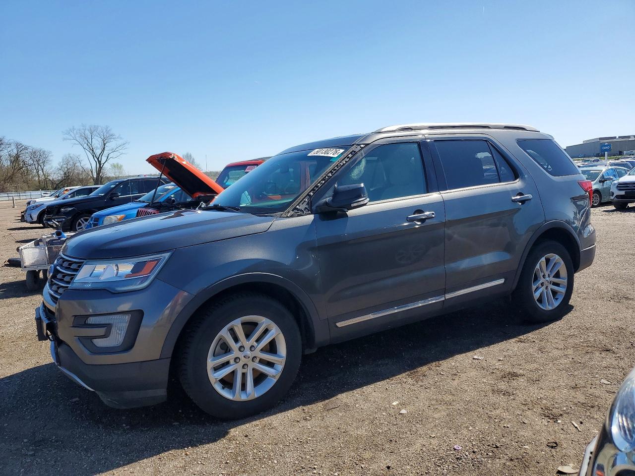 Salvage Ford Explorer Image