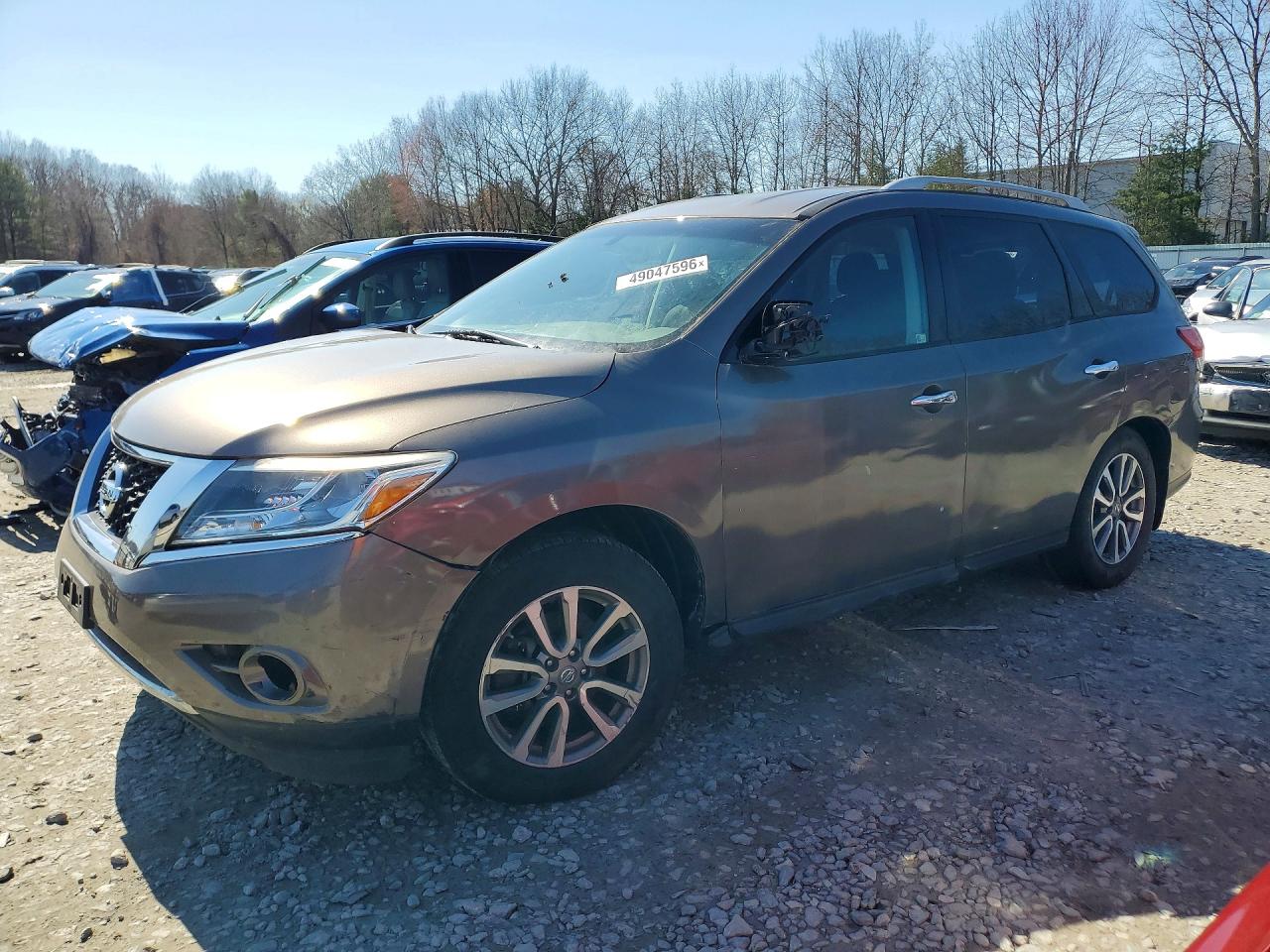 Salvage Nissan Pathfinder Image