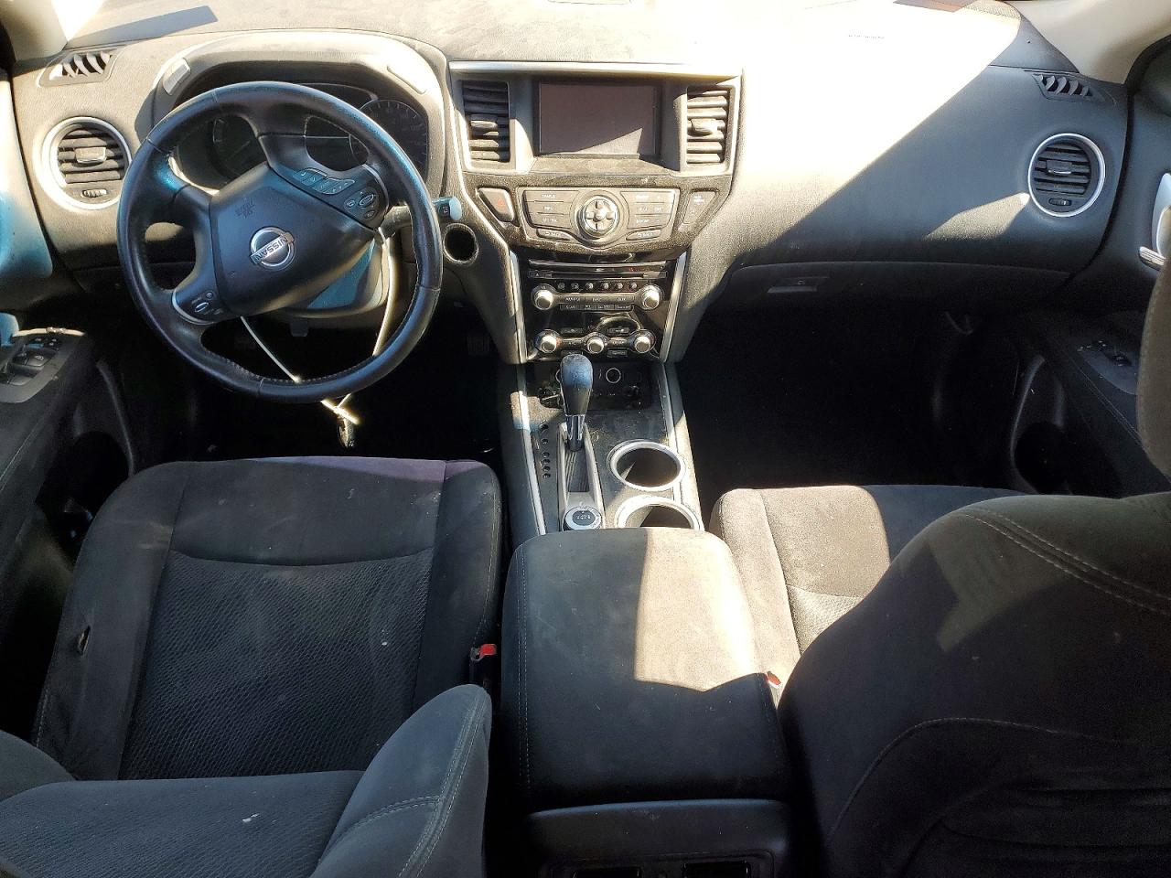 Nissan Pathfinder S