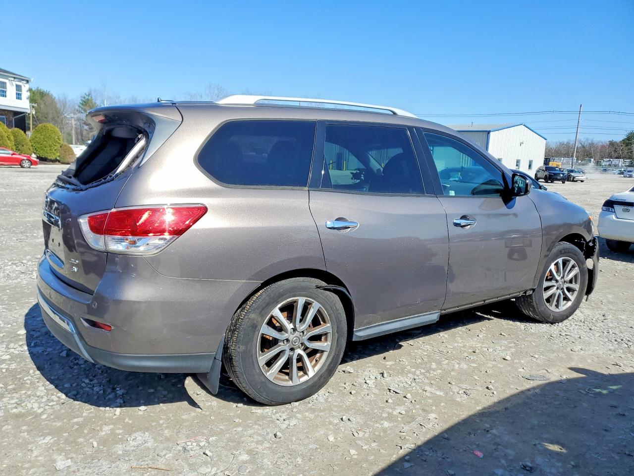 Nissan Pathfinder S