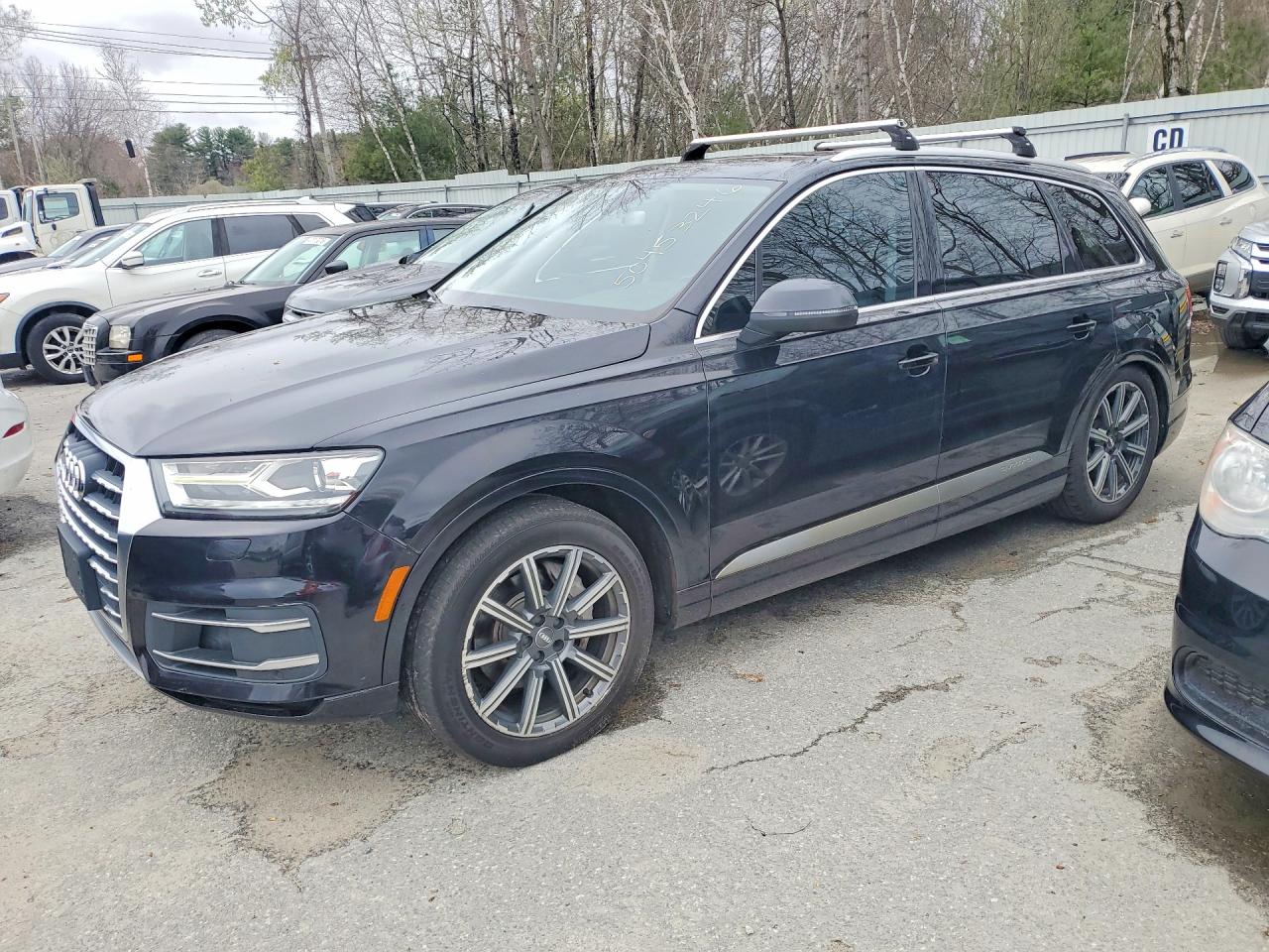 2017 Audi Q7 WA1LAAF78HD******