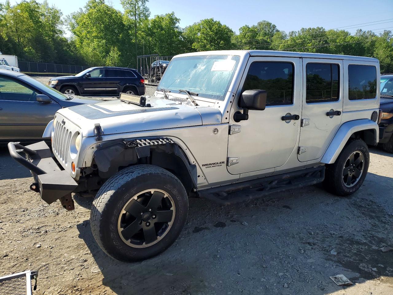 Salvage Jeep Wrangler Image