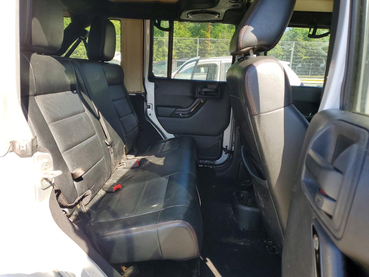 Jeep Wrangler Sahara