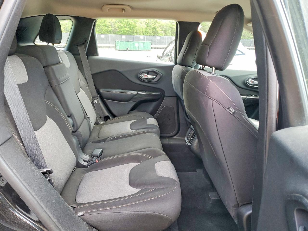 Jeep Cherokee Sport