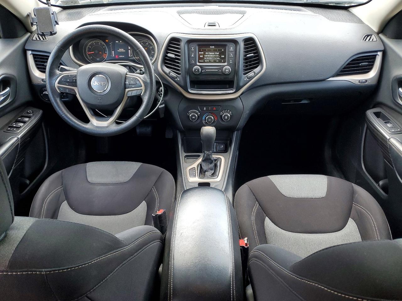 Jeep Cherokee Sport