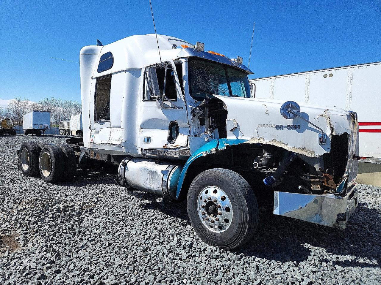 Salvage Western Star Auto Car 4900 Image