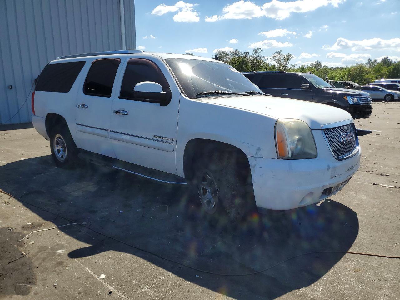 GMC Yukon Denali