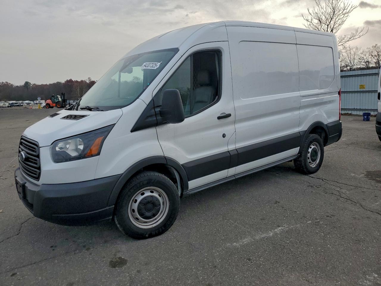 Salvage Ford Transit Image