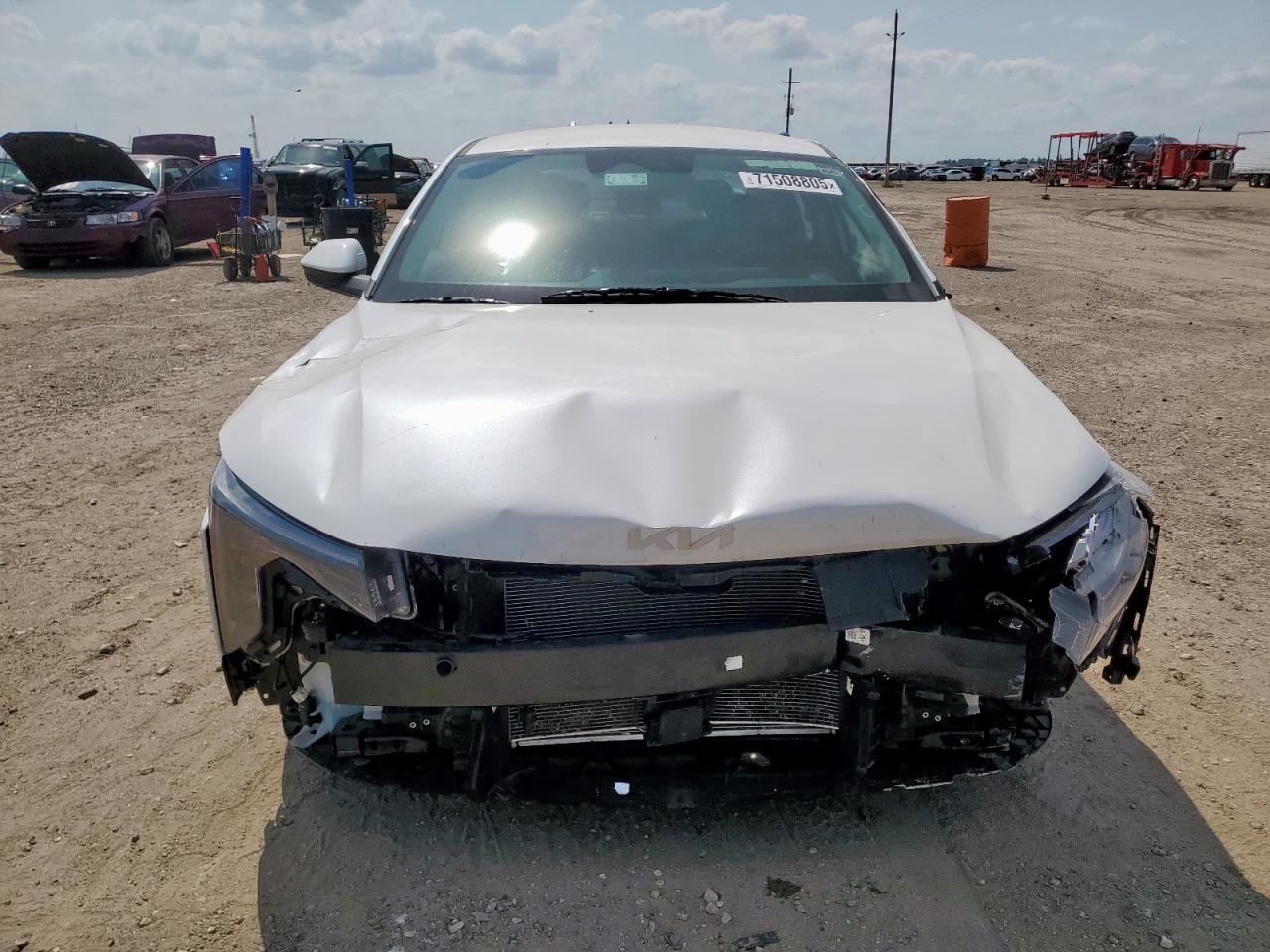 Kia K4