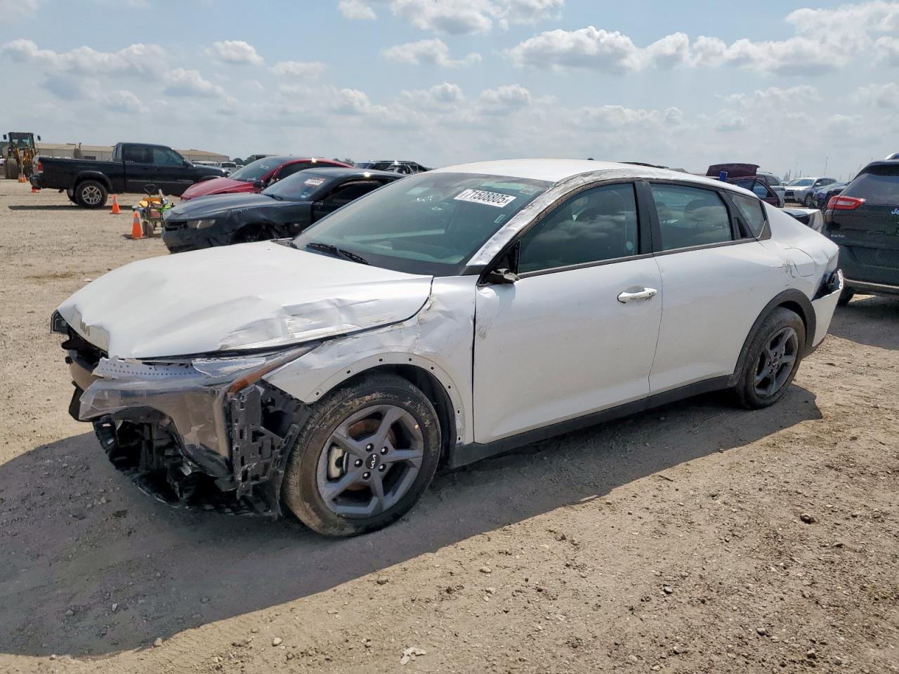 Salvage Kia K4 Image