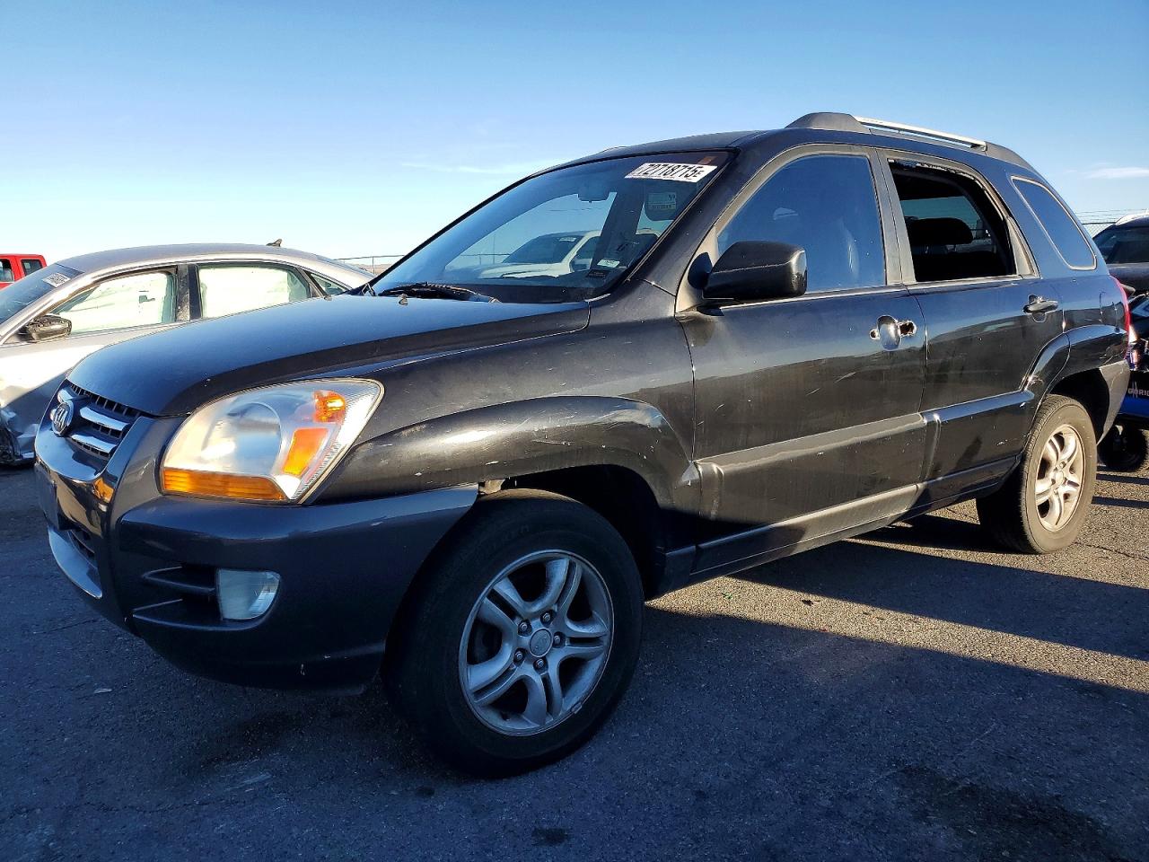 Salvage Kia Sportage Image
