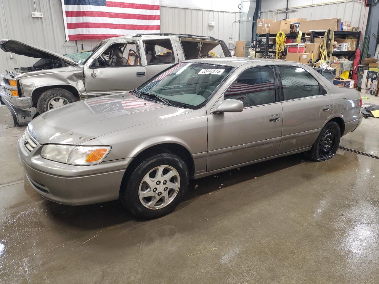 Salvage Toyota Camry Image