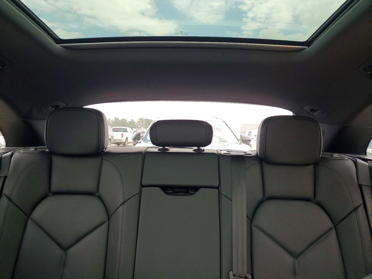 Porsche Macan Base