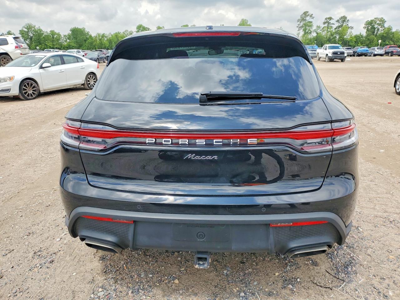 Porsche Macan Base