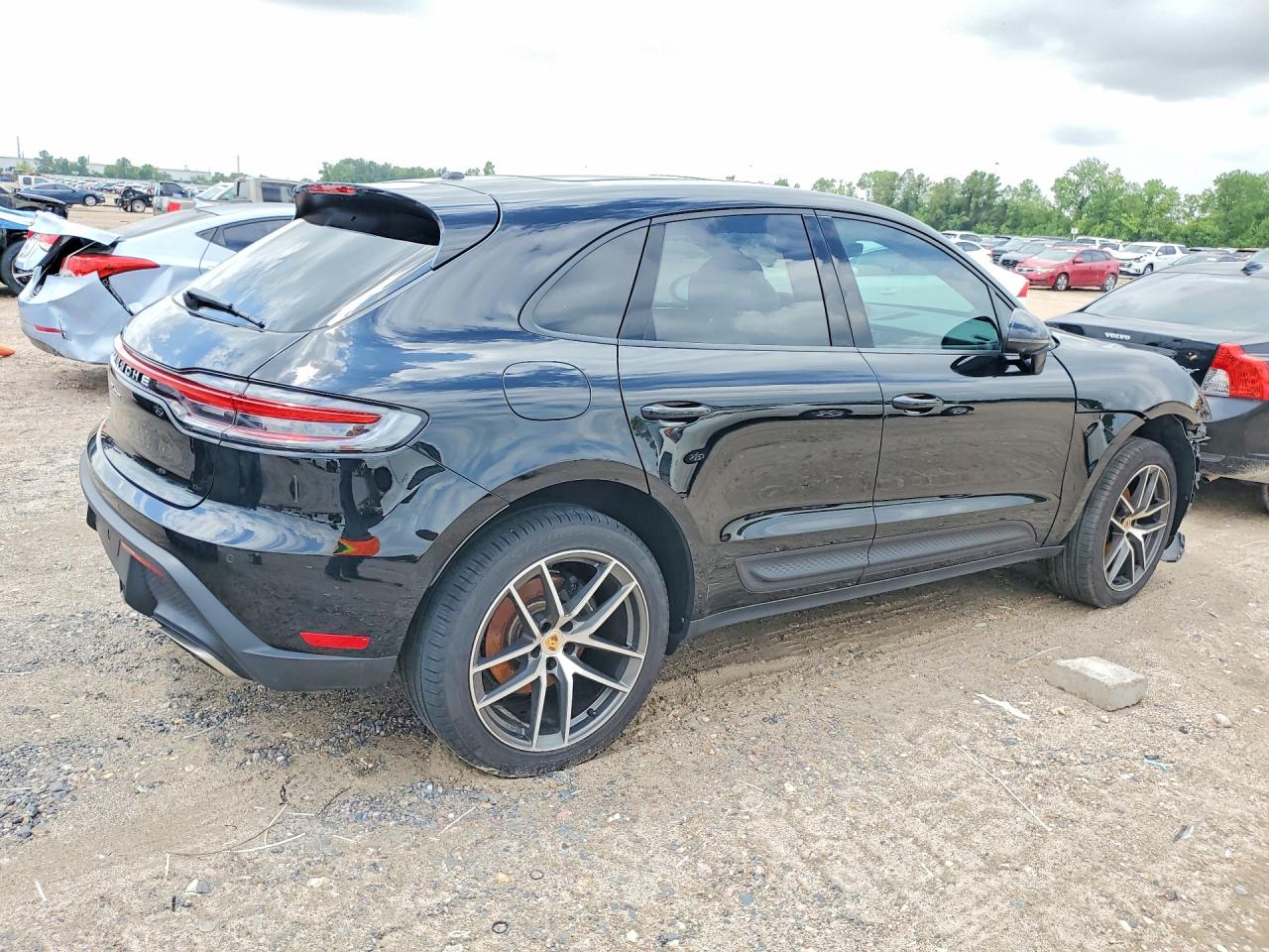 Porsche Macan Base