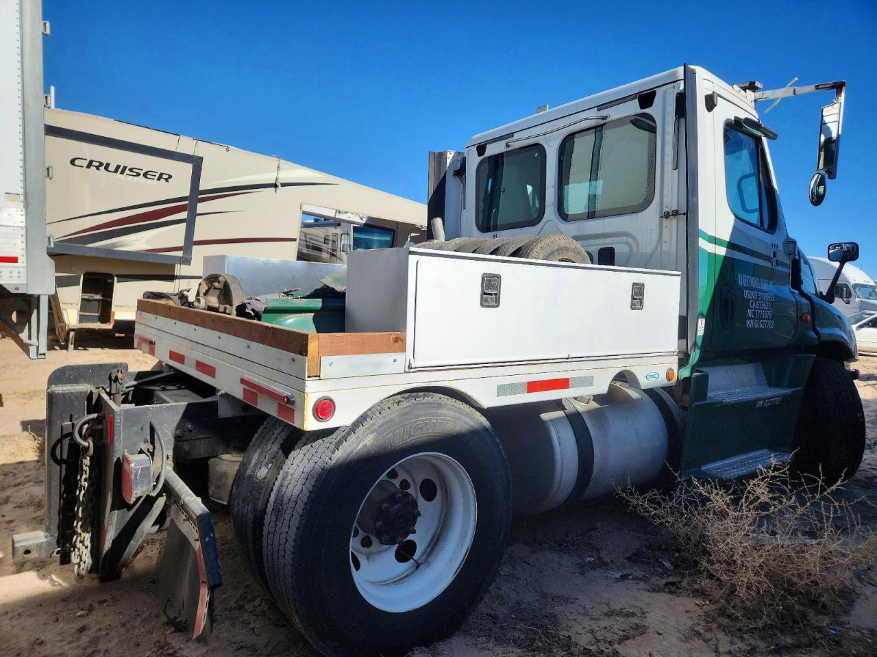Freigliner Cascadia 125