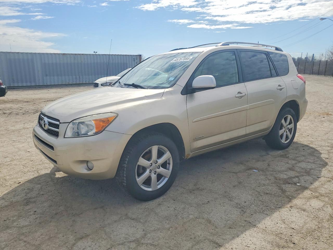 Salvage Toyota RAV4 Image