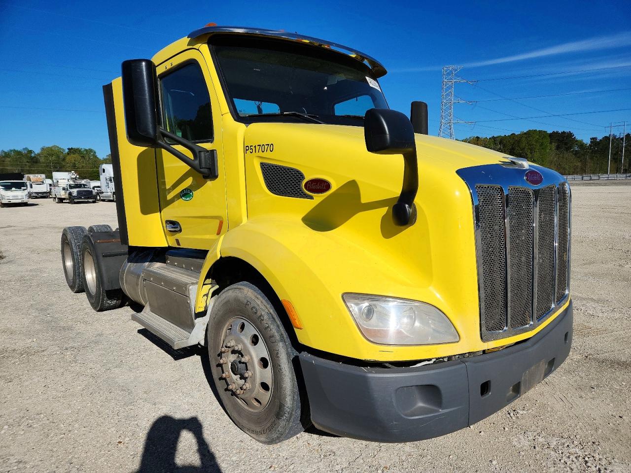 Salvage Peterbilt 579 Image