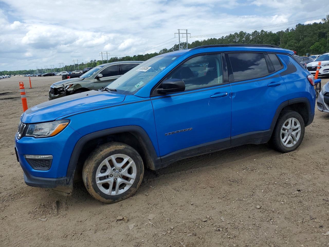 Salvage Jeep Compass Image