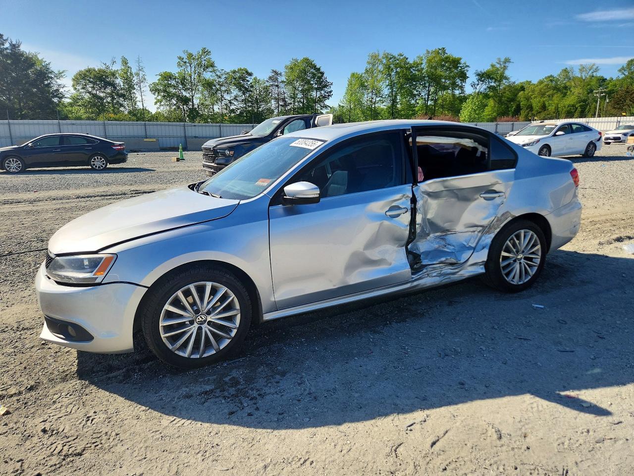 Salvage Volkswagen Jetta Image
