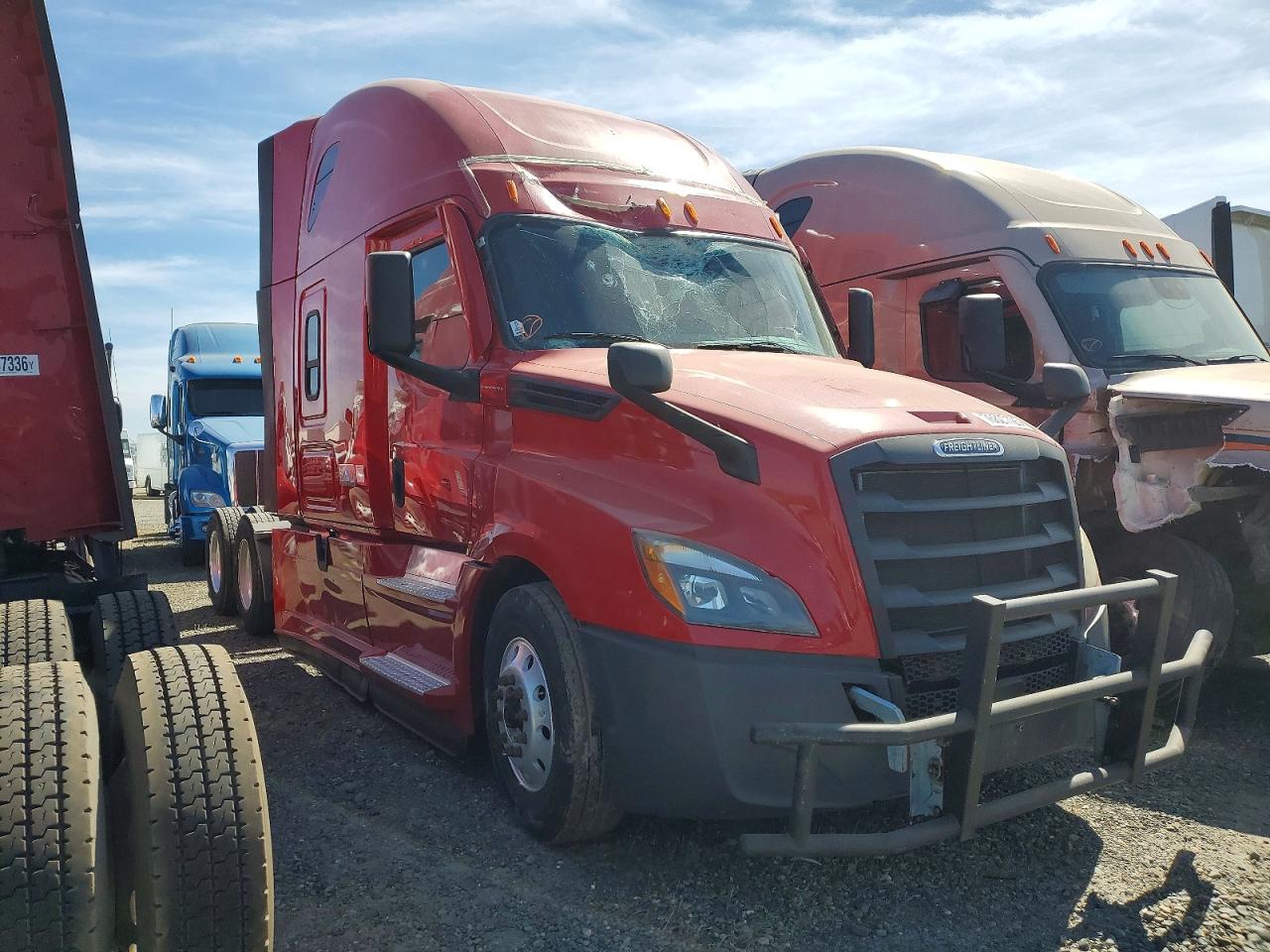 Salvage Freigliner Cascadia Image