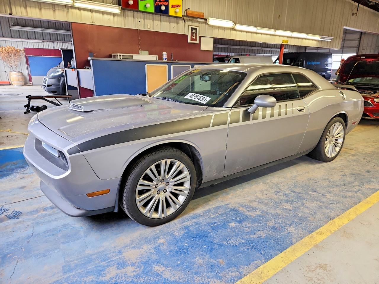 Salvage Dodge Challenger Image