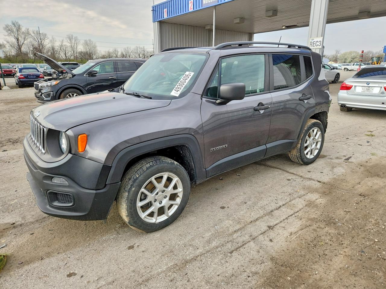 Salvage Jeep Renegade Image